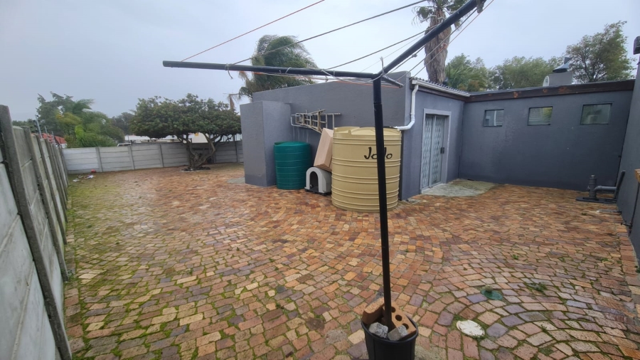 To Let 3 Bedroom Property for Rent in St Dumas Western Cape